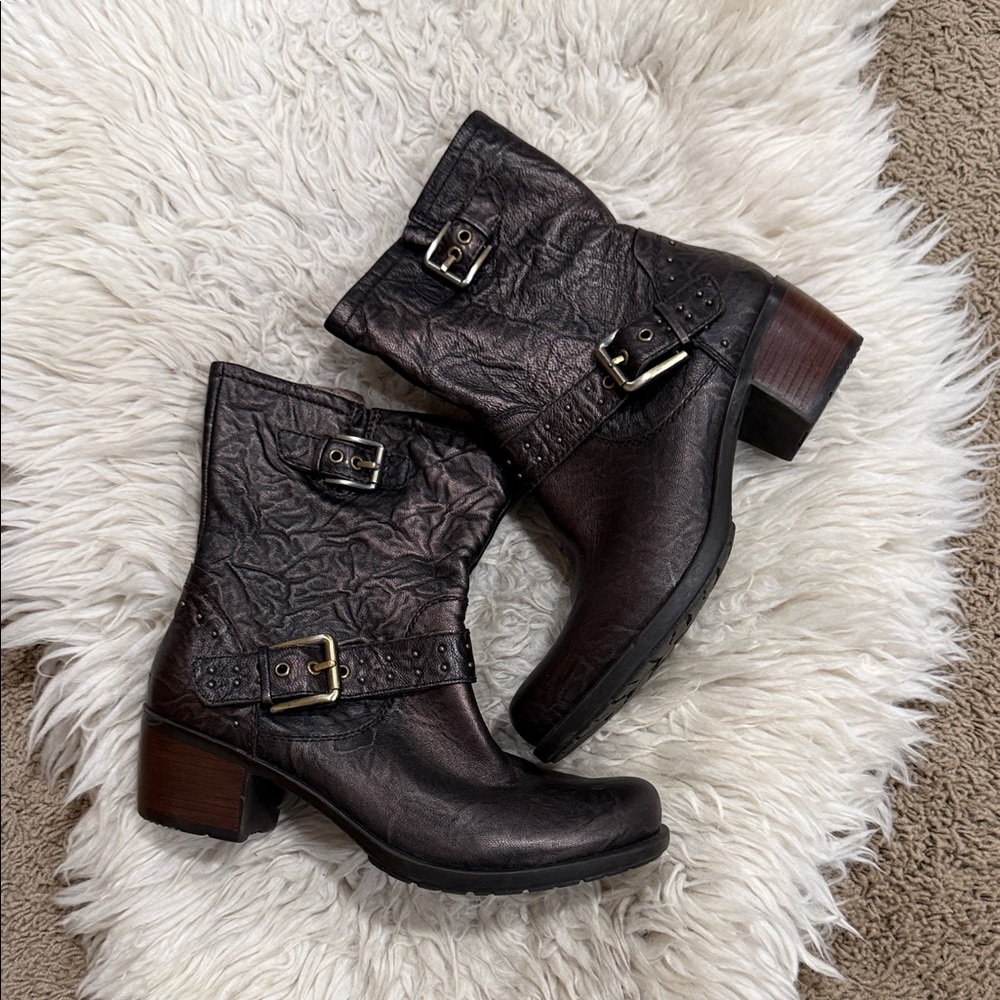 Earth Denali Altitude Metallic Bronze Leather
Womens Brown Mid Calf Boots 9.5‎